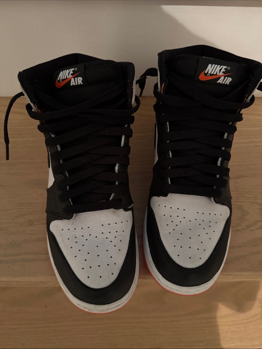 Air Jordan 1 Retro High OG “Electro Orange” (555088-180), Men’s Size 6.5. - Picture 2 of 4